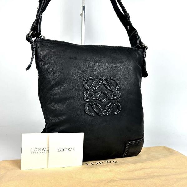 美品●LOEWE ロエベ ショルダーバッグ アナグラム ステッチ 斜め掛け メッセンジャーバッグ レザー 黒 ブラック フォーマル 男女兼用 A4可