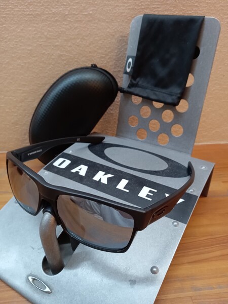 【美品♪偏光♪】アジアンフィット/トゥーフェイス/オークリー/oakley/two face 検サングラス ランニング 釣り ゴルフ