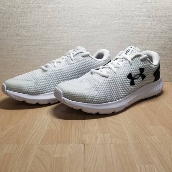 送料無料・新品未使用!! アンダーアーマー UNDER ARMOUR ランニングシューズ / チャージドローグ 4Eワイド / 白 定価9350円 26.0cm