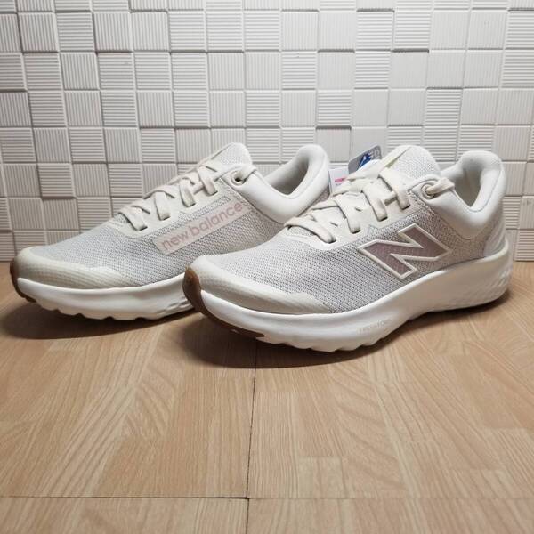 送料無料・新品未使用!!ニューバランス new balance ウォーキングシューズ スニーカー / WARLXLC4 2E / ベージュ 定価9900円 24.5cm