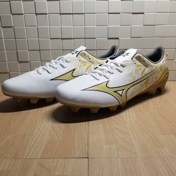 送料無料・新品未使用!!ミズノ MIZUNO サッカーシューズ スパイク / α SELECT / ホワイト×ゴールド 定価9900円 26.5cm
