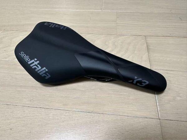 Selle Italia セライタリア X3 ブラック サドル ほぼ未使用 ロードバイク 黒