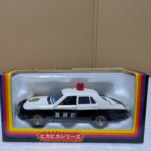 絶版ミニカー サクラ NISSAN SKYLINE JAPAN スカイラインジャパン C210 パトロールカー ランプ点滅 MADE IN JAPAN 日本製 前期型 丸目4灯