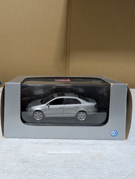 ワーゲン特注 シュコー 1/43 フォルクスワーゲン ジェッタ MK5 Volkswagen Jetta Schucoミニカー ReflexSilver ワーゲンジェッタ