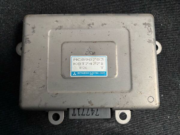 三菱ジープ(J55(改)) コントロール ユニット,エミッション バキューム コンピューター MC898783 K8T74771 中古