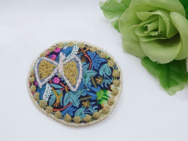 ミナペルホネン ブローチ いちご泥棒 黄 ハンドメイド ♪ビーズ刺繍 ピンmina perhonen