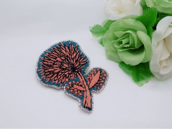ミナペルホネン ブローチ カルテット ハンドメイド ♪ビーズ刺繍 ピンmina perhonen