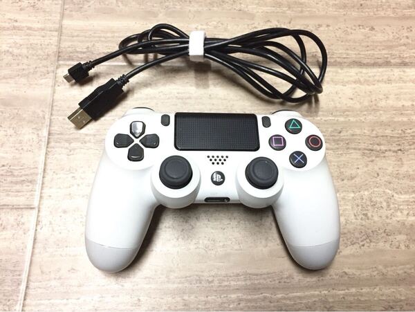 ★美品即決★PS4 SONY純正品 コントローラー デュアルショック4 後期型 ケーブル付 ホワイト