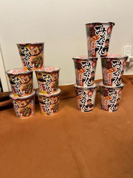 日本国内 正規品 本物 日清 NISSIN 新みそきん ラーメン 濃厚味噌 新みそきん メシ 10個セット ヒカキン HIKAKIN 送料無料 希少