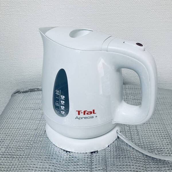 【美品】ティファール電気ケトル アプレシアプラス ホワイト 0.8L T-fal