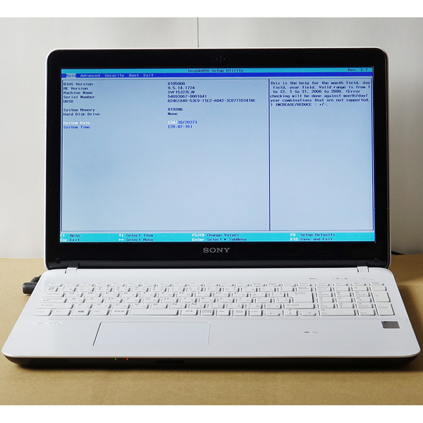 P009 SONY SVF15327EJW Pentium 3556U メモリー8GB 15.6インチ マウンター有 バッテリー付属 DVD ジャンク