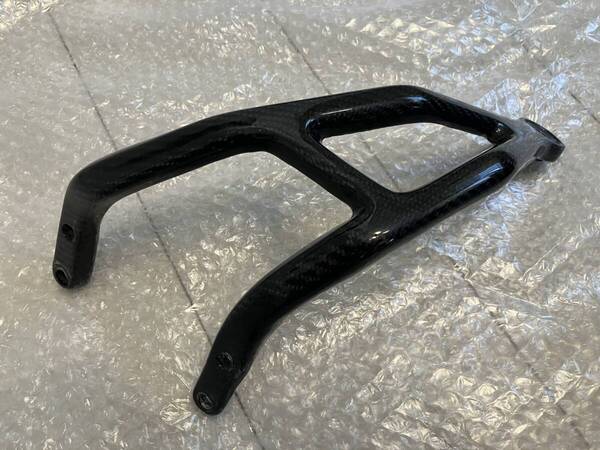 美品 ドゥカティDUCATI パニガーレ1299 カーボン製マフラーステー マフラーハンガー 959にも 送料無料