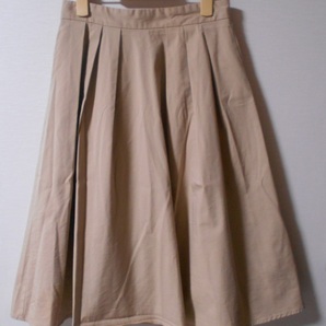 GU ジーユー ベージュ タック ロング スカート M ☆彡