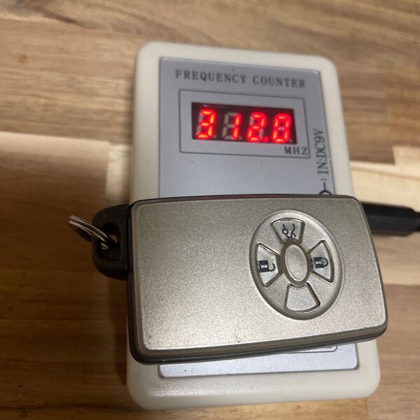 O2173 トヨタ 純正 スマートキーレス リモコン 鍵 3ボタン 271451-0500 周波数確認済 赤ランプ 18系クラウン マジェスタ等
