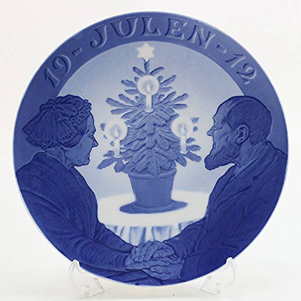 1912年 ロイヤルコペンハーゲン イヤープレート「クリスマスツリーと老夫婦」 北欧 デンマーク の 陶磁器 wwww8