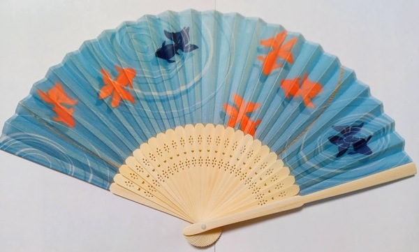 ★大人気のため最後の1点です!★【★高級品★ 特級 金魚 扇子 布タイプ 青 21㎝ 天然竹使用】きんぎょ キンギョ 和 夏 うちわ 団扇