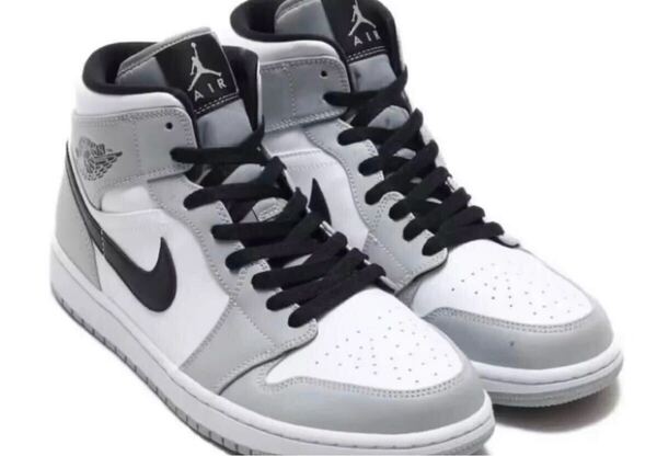 即決26cm NIKE AIR JORDAN1 Mid Light Smoke Grey/White/Black 新品