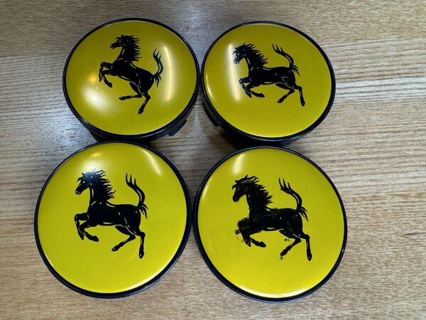 フェラーリ ホイールキャップ センターキャップ 跳ね馬 黄色 4個セット 美品 社外ホイル 60mm (検索308 328 348 355 360 430 458 488)