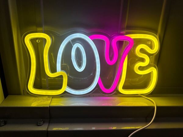LOVE ネオンサイン お部屋の装飾 ガレージ装飾 LED 看板 LED アメリカン インテリア ネオン看板 ネオン管 ライト ハワイ ラブ バレンタイン