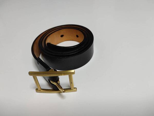【送料無料】Genuine Leather From Italy 本革・レザー・皮革 シンプルなデザイン ブラック系色 ヴィンテージベルト ウエストベルト 1個