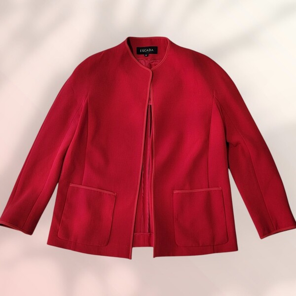 【 ほぼ未使用 】着心地抜群のストレッチ素材 エスカーダ ESCADA ノーカラージャケット 赤 ストレッチジャケット M
