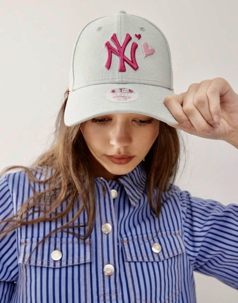 送料無料☆新品☆刺繍ハートロゴ☆NEW ERA 9FORTY NEW YORK YANKEES ニューエラ キャップ/帽子