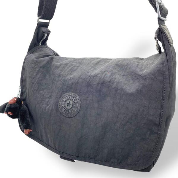 美品 KIPLING キプリング ショルダーバッグ A4 ナイロン 黒 ブラック
