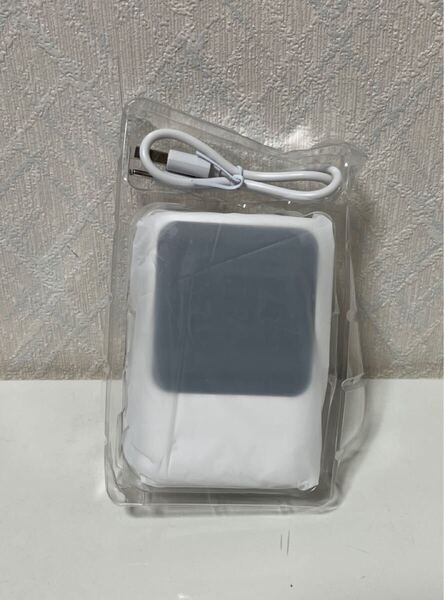 705i1220 モバイルバッテリー 22000mAh 大容量【4つのケーブル内蔵・世界軽量級】モバイルバッテリー 軽量 小型 急速充電 4台同時