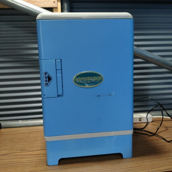 送料無料(993)パール金属 CAPTAIN STAG ポータブル保冷温庫 DC12V AC100V