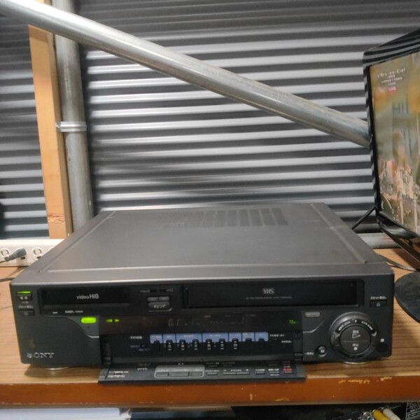 送料無料(1091)SONY ソニー VHS 8mm ビデオカセットレコーダー