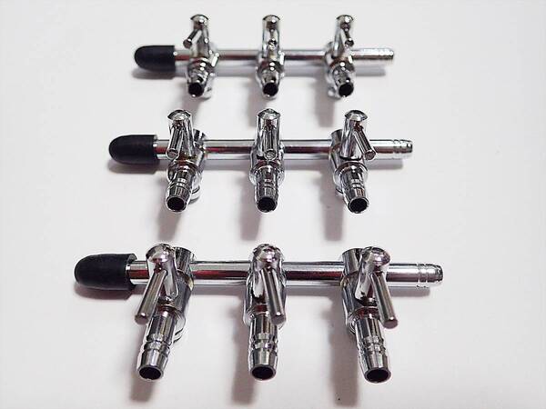 【送料込】エアーコック 3分岐管 3個 即決 シュリンプ・メダカ水槽のエアー分岐用に 内径4mmのチューブで接続可 一方コック3連