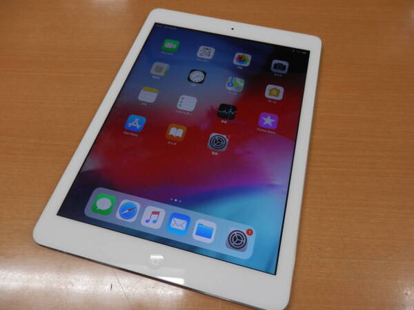アップル 中古 ipad air MD788J/B タブレット シルバー 16GB wi-fiモデル 本体 通信機器【A205】