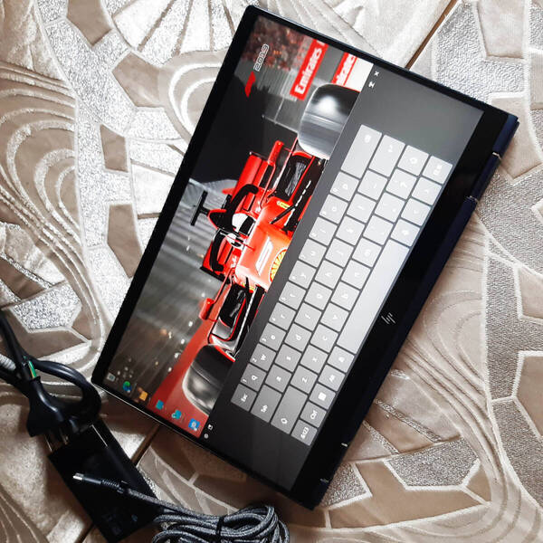 HP Dragonfly 8世代 i5 8265U 256G/SSD 8G タッチ液晶 LTE 1920x1080 8G Windows11 QTT06