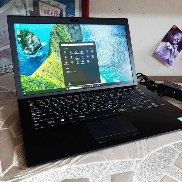 VAIO 8世代 i5 8250U 1920x1080 256G SSD 8G FHD 1920x1080 Windows11 XPA11