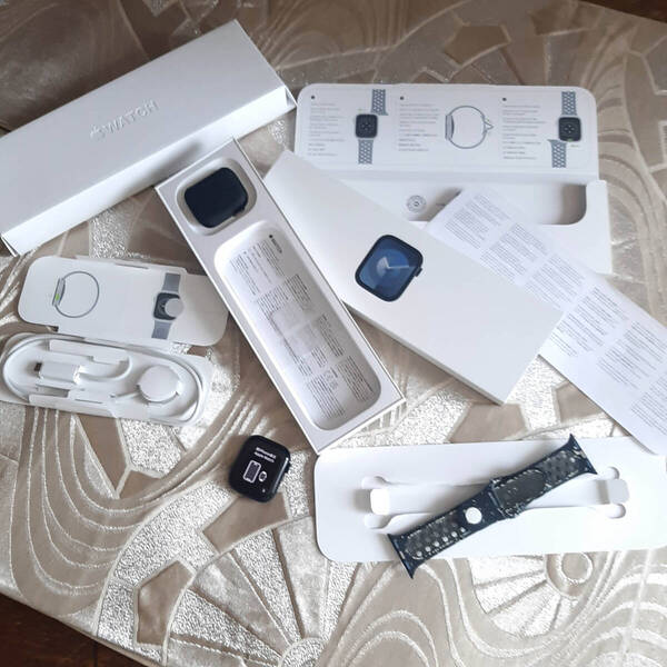 100%バッテリ Apple Watch Series9 41mm GPS アップル ウオッチ GKK01