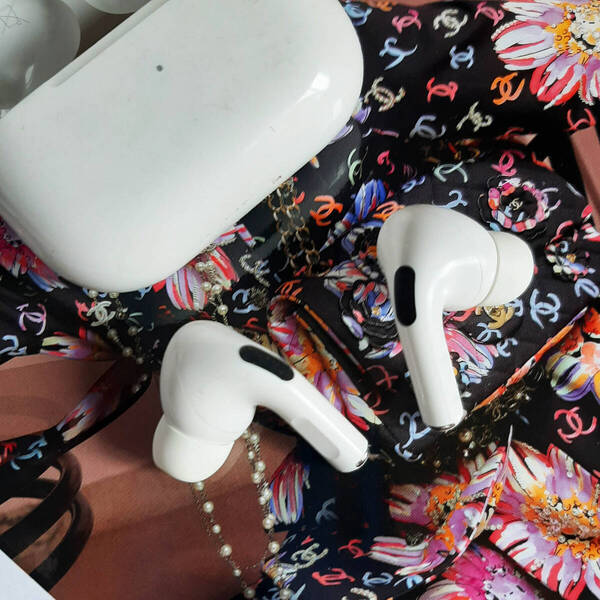 Apple AirPods Pro エアポッズ プロ 第1世代 アップル KJJ01