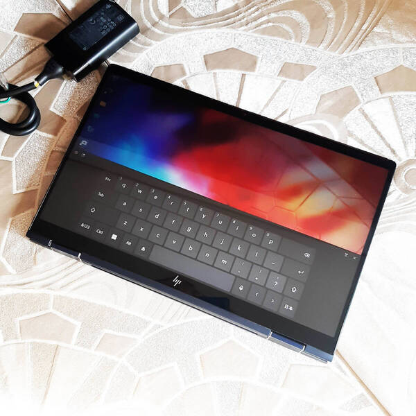 HP Dragonfly 8世代 i5 8265U 256G SSD 8G タッチ液晶 LTE 1920x1080 13インチ Windows11 PKK07