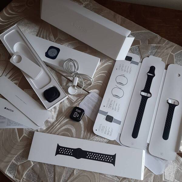 バッテリー最大容量:90% Apple Watch Series8 41mm GPS MNPC3J/A アップルウオッチ AGK03