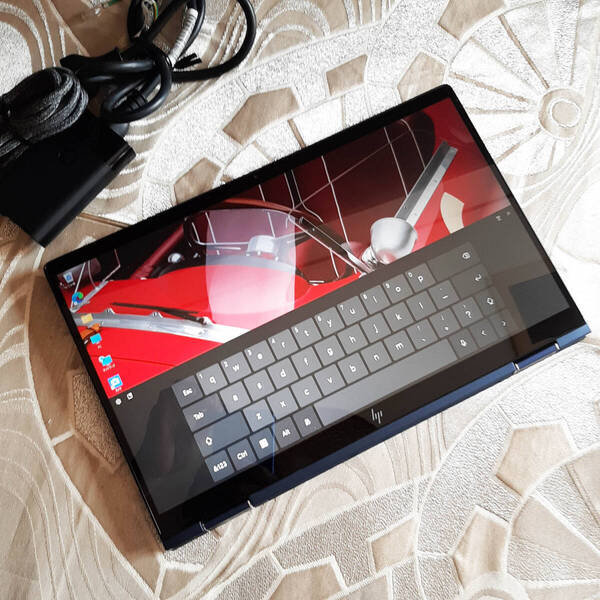 HP Dragonfly 8世代 i5 8265U 256G/SSD 8G タッチ液晶 LTE 1920x1080 8G WiFi Bluetooth Camera Windows11 AAK10