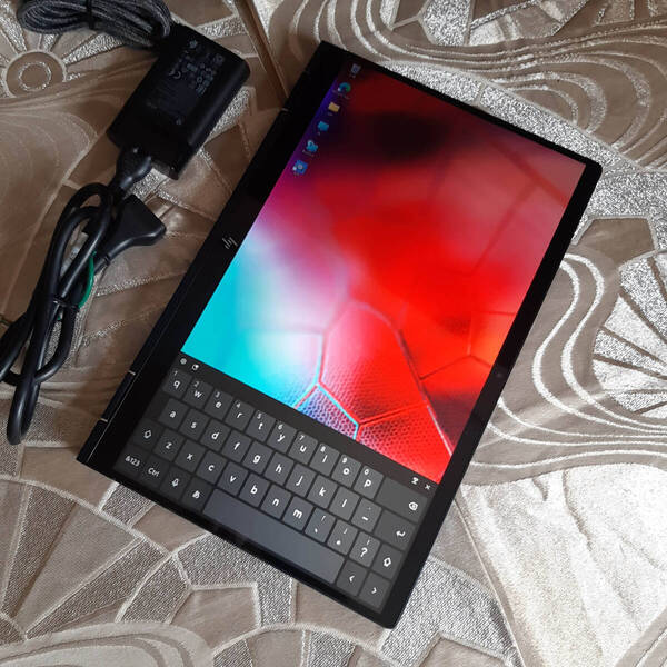 HP Dragonfly 8世代 i5 8265U 256G SSD 8G タッチ液晶 LTE 1920x1080 13インチ Windows11 PKK03