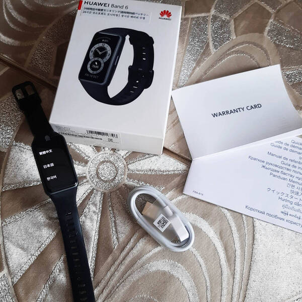 新品 未開封 HUAWEI Band 6 スマートウォッチ ウェアラブル KGK02