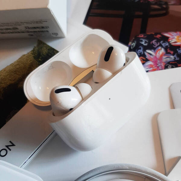 箱1式付 Apple AirPods Pro エアポッズ プロ 第1世代 アップル BBT02