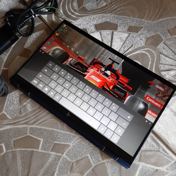 13インチ HP Dragonfly 8世代 i5 8265U 256G SSD 8G タッチ液晶 LTE 1920x1080 8G Windows11 KBA09