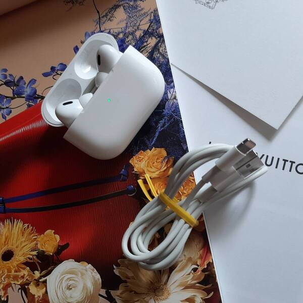 Apple AirPods Pro2 エアポッズ プロ2 2世代 100%/94% アップル PKA02