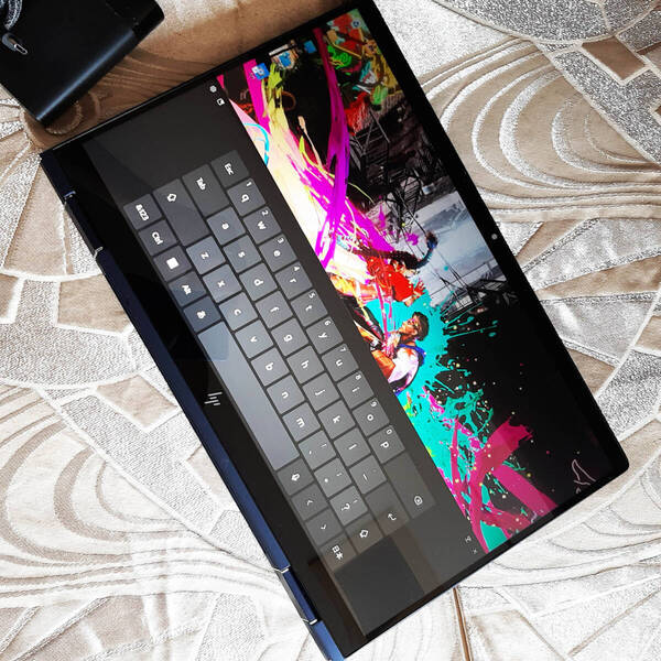 HP DragonFly タッチ 8世代 i5 256G SSD 8G タッチ液晶 1920x1080 FHD Windows11 JDD08