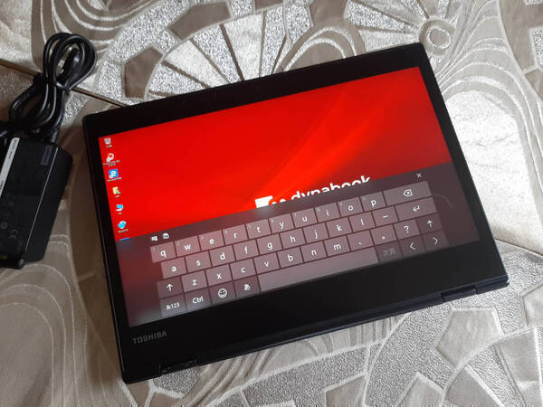 ☆ 東芝 VC72/M 8世代 i5 8250U 1920x1080 256G/SSD 8G タッチ液晶 バックライトキーボード ノートパソコン ノートPC Windows11 MTN08
