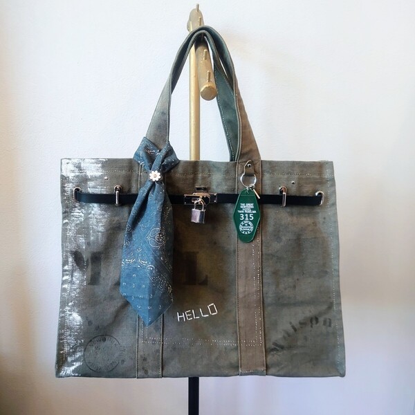 ヴィンテージミリタリーファブリック 再構築 リメイクトートバッグ vintageアンティーク カデナ travelbag ハンドメイド