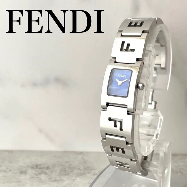 稼働品 FENDI フェンディ スクエア 青文字盤 ロゴベルト 腕時計