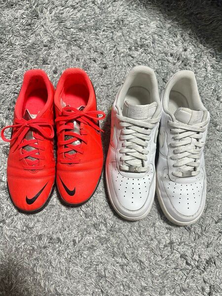 【2足セット】Nike AIR FORCE1 エアフォース1 28cm と Nike フットサルシューズ 27.5cm