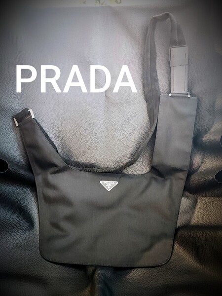 美品 PRADA プラダ ショルダーバッグ 三角ロゴプレート ボディバッグ 斜めがけバッグ サコッシュ バッグ ブラック